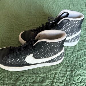 Nike Kids Sneakers - Black and White Pattern